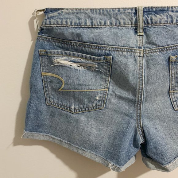 AMERICAN EAGLE Blue ripped Jean Short - Picture 4 of 4